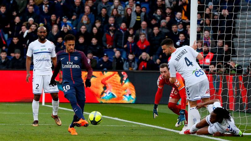 Neymar dribbling highlights vs Strasbourg 2018