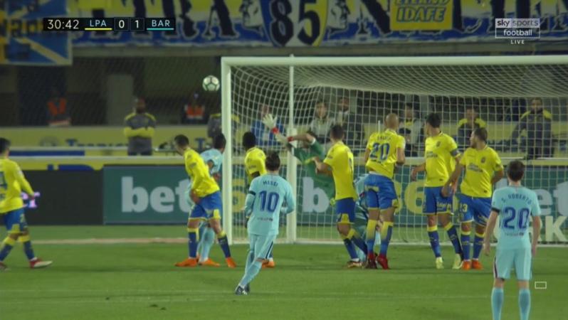 Lionel Messi free kick vs Las Palmas