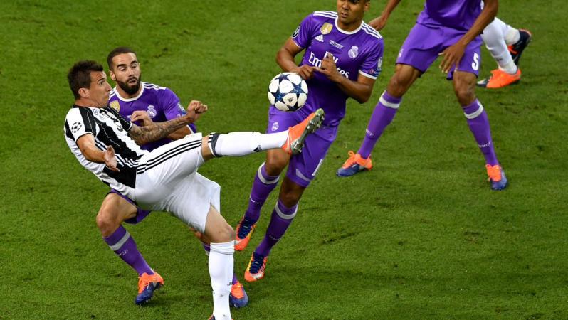 Mandzukic bicycle kick goal