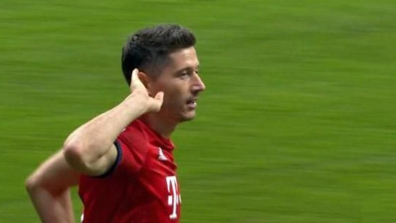 Robert Lewandowski hat-trick vs Eintracht Frankfurt