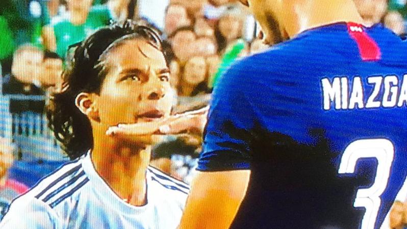 Matt Miazga trolls Diego Lainez