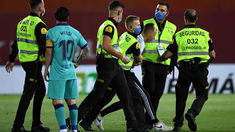 Barcelona Pitch Invader