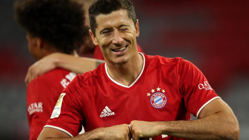 Robert Lewandowski Rabona Assist