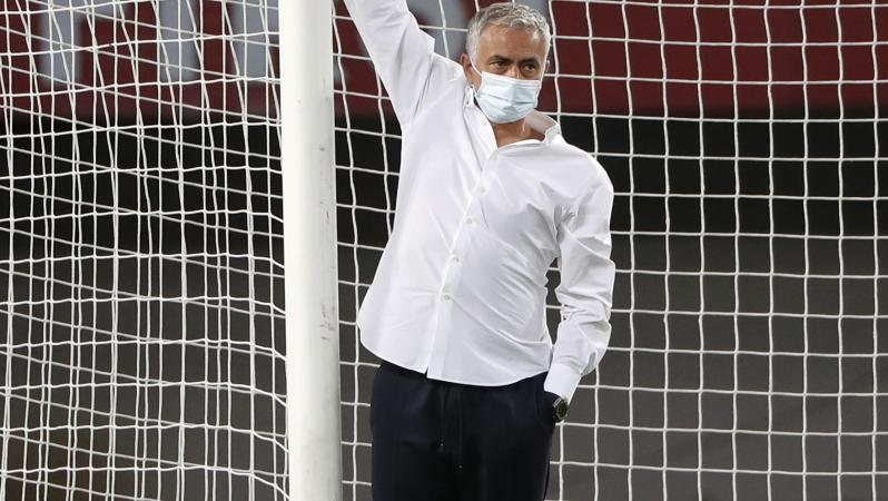 Spurs Goalposts in Europa League