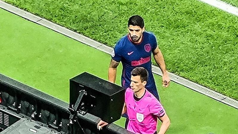 Luis Suarez Yellow Card Champions League