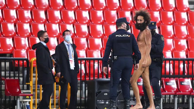 Granada Streaker: How did he get in?