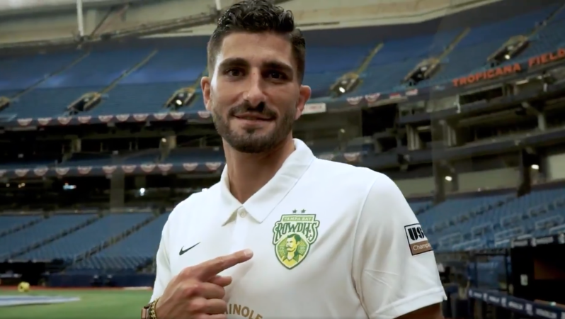 Tampa Bay Rowdies Crest