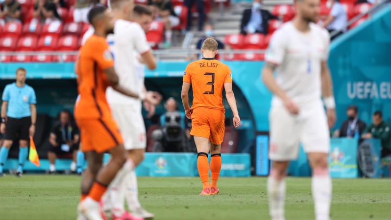 Matthijs de Ligt Red Card vs. Czech Republic