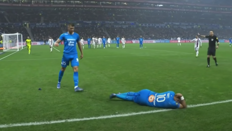 Dimitri Payet Hit By Bottle