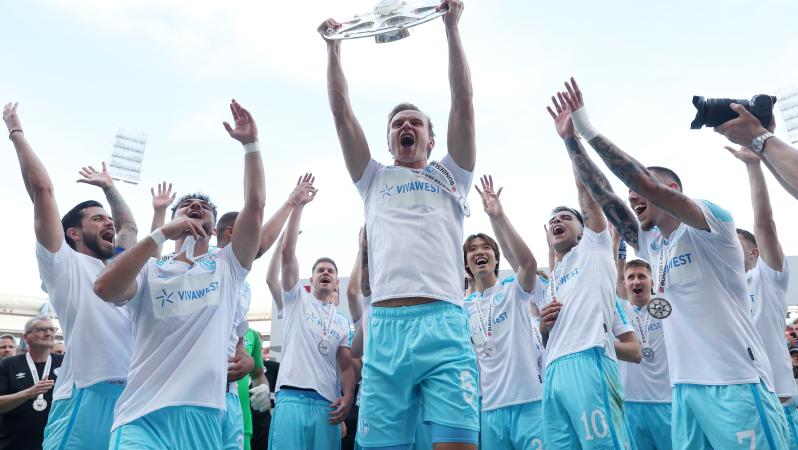 Schalke celebrates winning the Bundesliga 2 title.