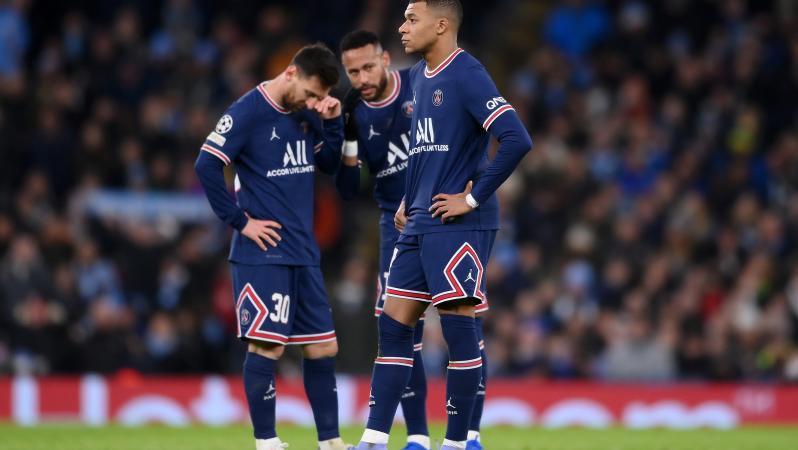 Why are Neymar and Mbappé fighting?