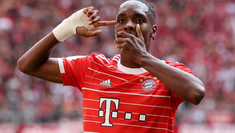 Mathys Tel celebrates his record-breaking goal vs. Stuttgart