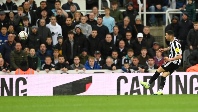 Miguel Almirón goal against Everton