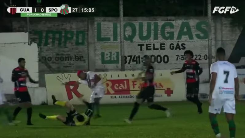 Agresión a árbitro en Brasil