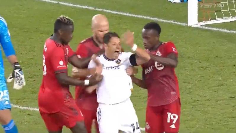 Michael Bradley vs Chicharito Fight