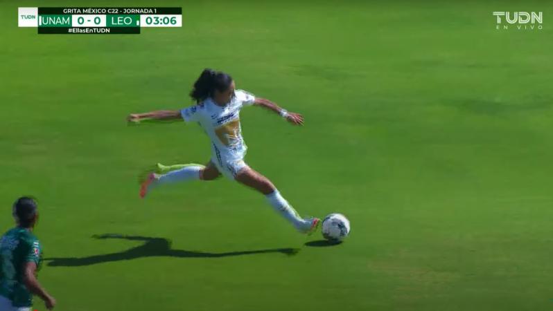 Centro Gol de Bibiana Quintos