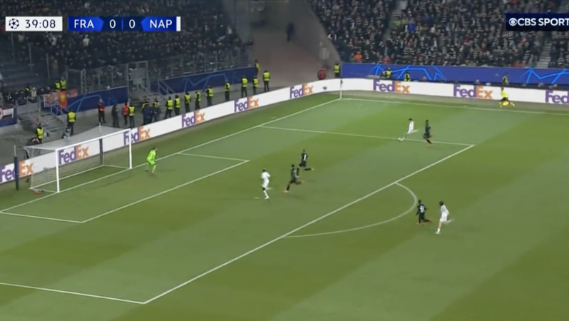 Chucky Lozano assist vs Frankfurt