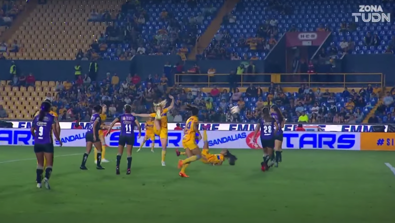 Deiry Ramírez bicycle kick