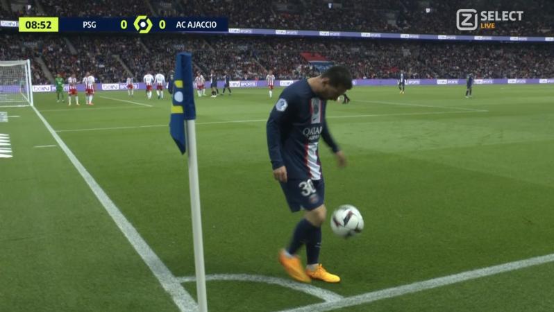 PSG fans boo Messi
