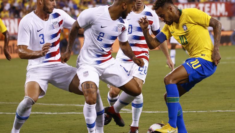 DeAndre Yedlin vs Neymar