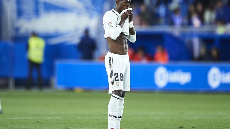 Vinícius Júnior free kick