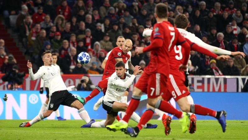 Arjen Robben Goal vs Benfica