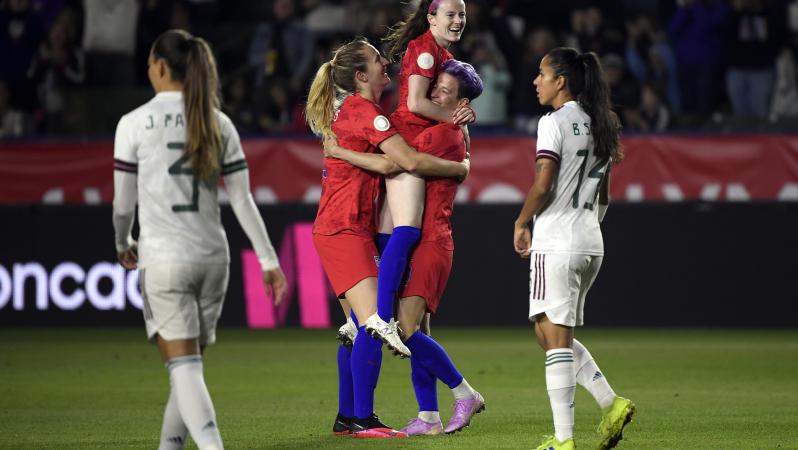 Sam Mewis and Rose Lavelle