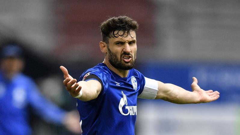 Augsburg signs three players