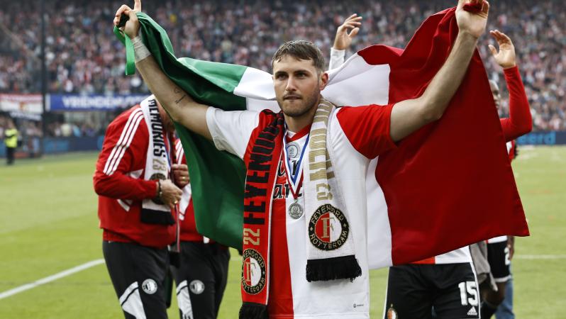 Santiago Giménez campeón de la Eredivisie