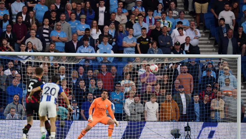 Julio Enciso goal vs. Manchester City