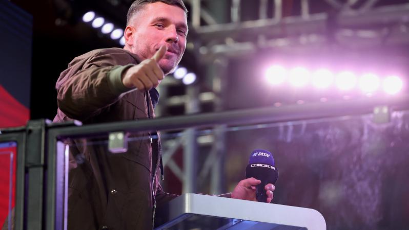 Podolski Al Querétaro