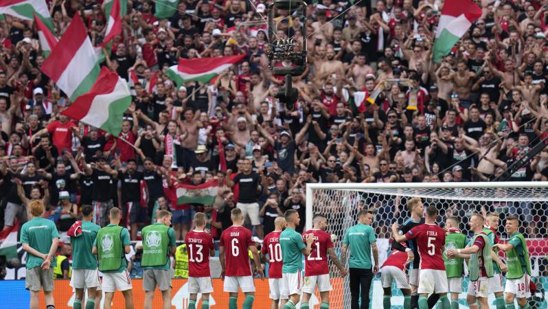 UEFA Investiga A Fans De Hungría