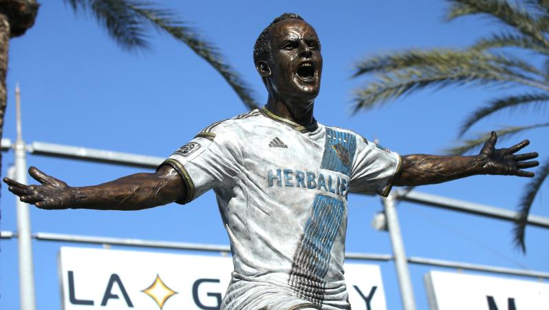 Landon Donovan statue