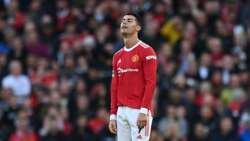 Liverpool beats Manchester United 5-0