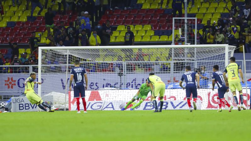 Penal de Roger Martínez