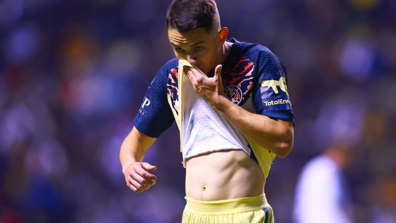 Codazo a Álvaro Fidalgo