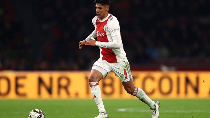 Ajax bloquea traspaso de Edson Álvarez al Chelsea