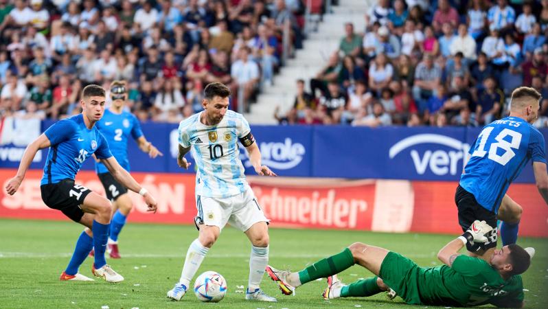 Messi five goals vs Estonia