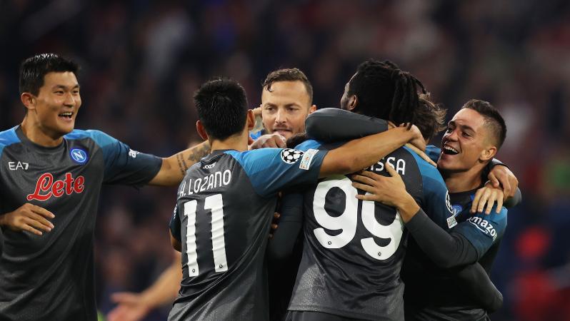 Hirving Lozano vs Edson Álvarez