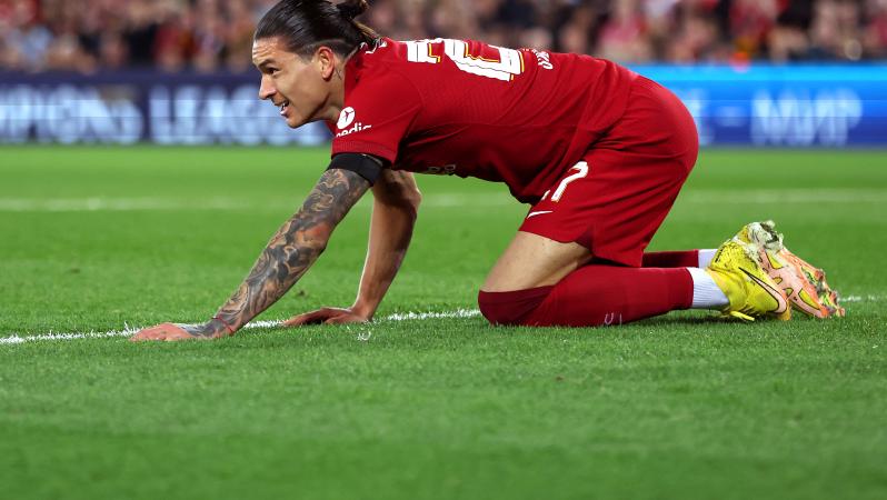 Darwin Nunez language issues