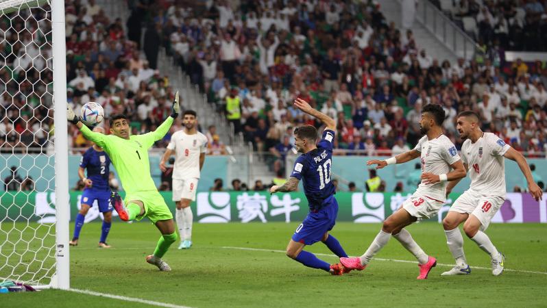 Who does the United States play in the knockout round?