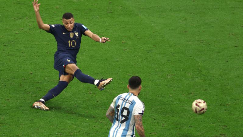 Hat-trick de Mbappé