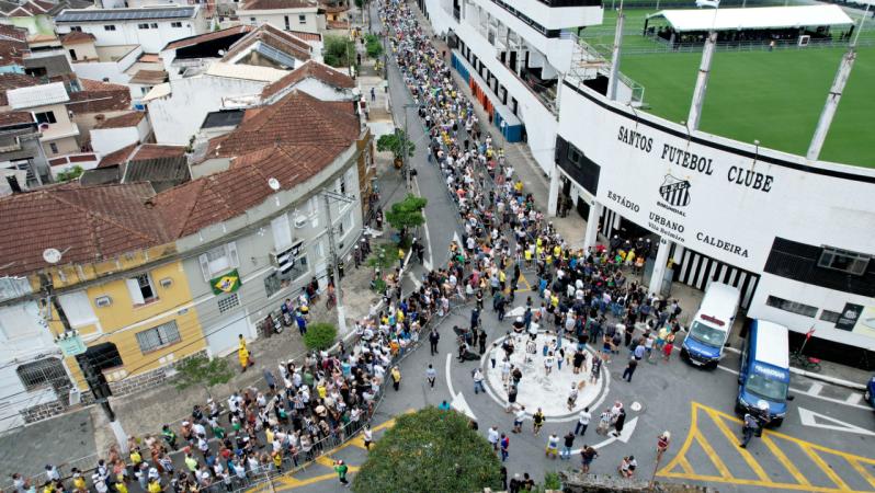 Pele 24-hour wake in Brazil