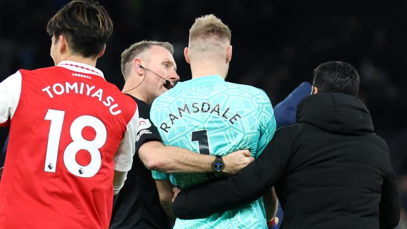 Aaron Ramsdale kicked by fan