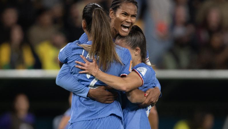 Wendie Renard goal vs Brazil