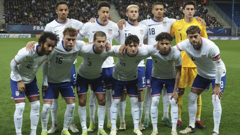 Team USA poses before the U23 international friendly match against France