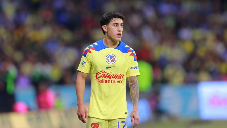 Alejandro Zendejas looks on in Club America's quarterfinal match against Pachuca