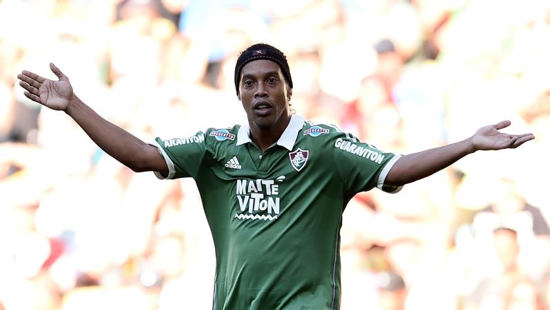 Ronaldinho out on bail