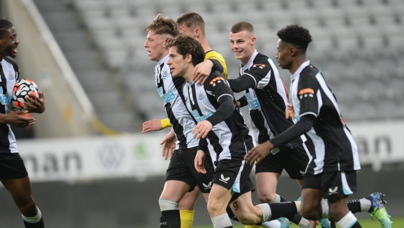 Primer gol de Santi Muñoz