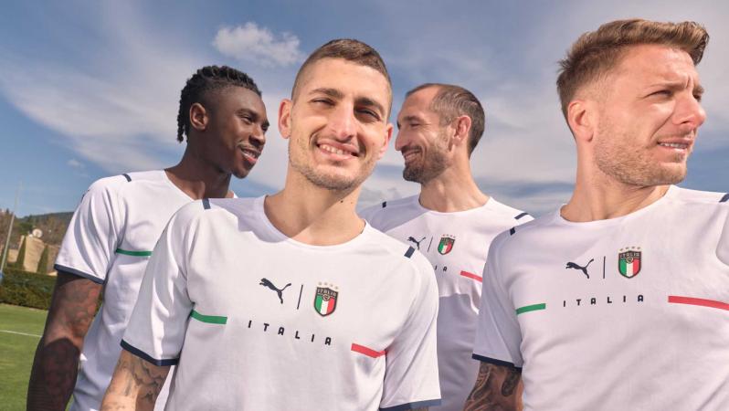 Italy away kit 2021